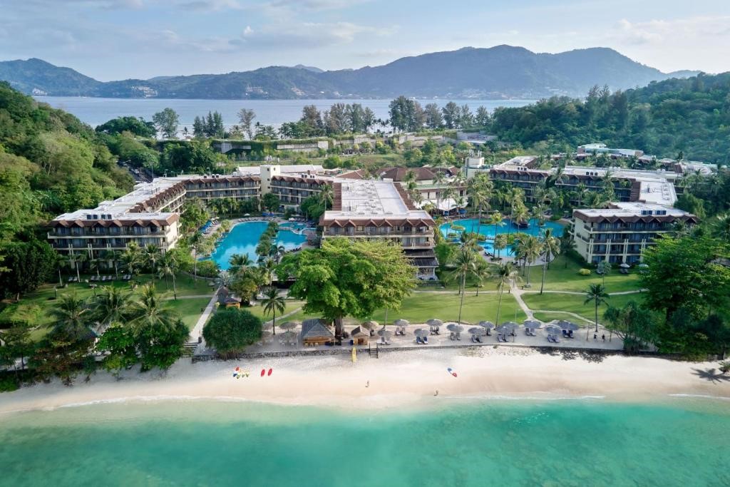 Rank 10 in top hotels in Thailand - Phuket Marriott Resort & Spa, Merlin Beach